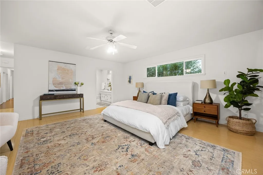 5052 Newcastle, Encino, California 91316 home-pic-24